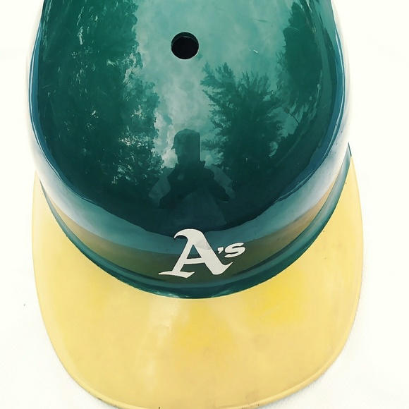 Oakland A's SZ kids m e d / large $22 + free gift - Picture 5 of 6